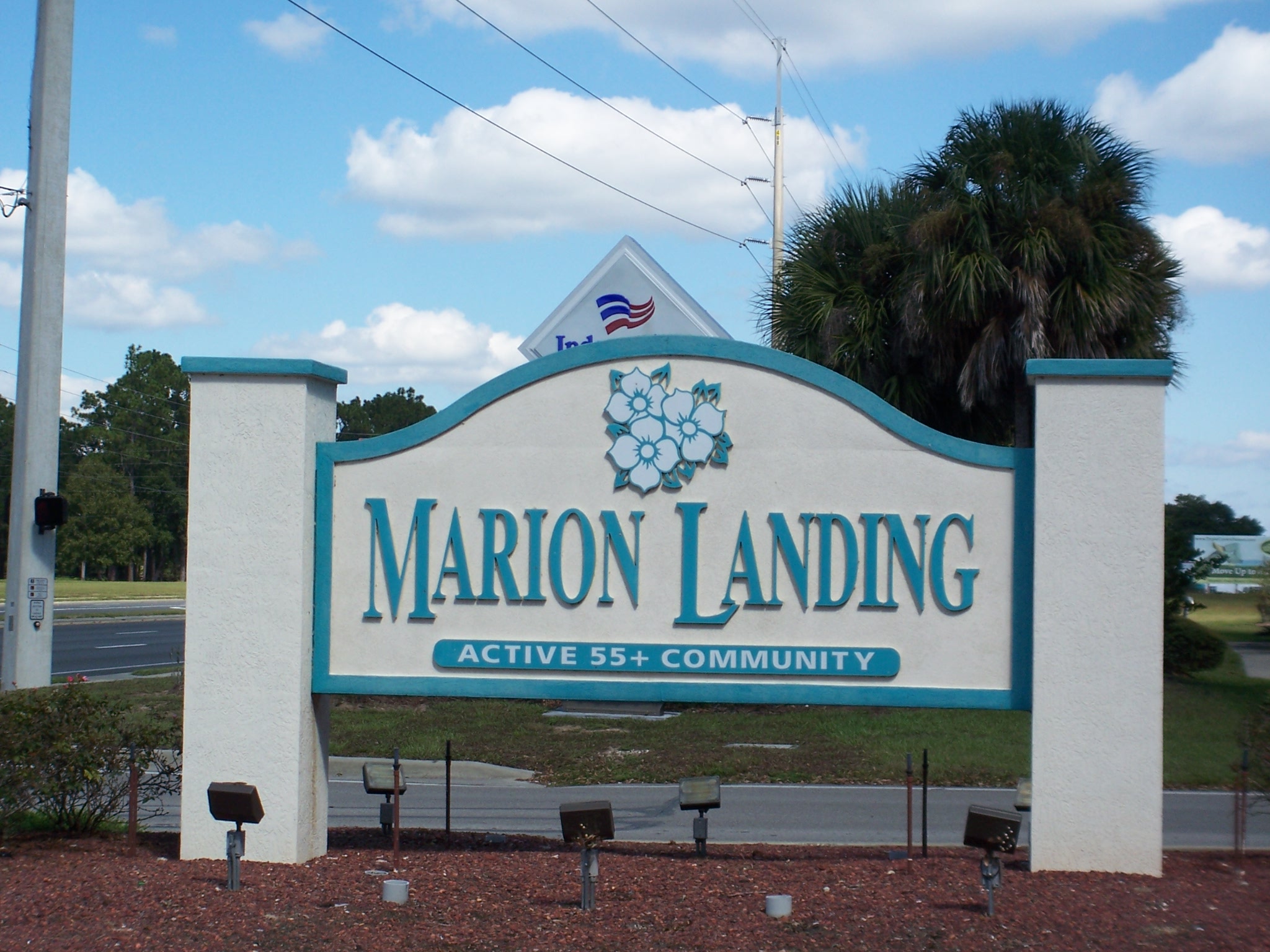 Marion Landing entry sign
